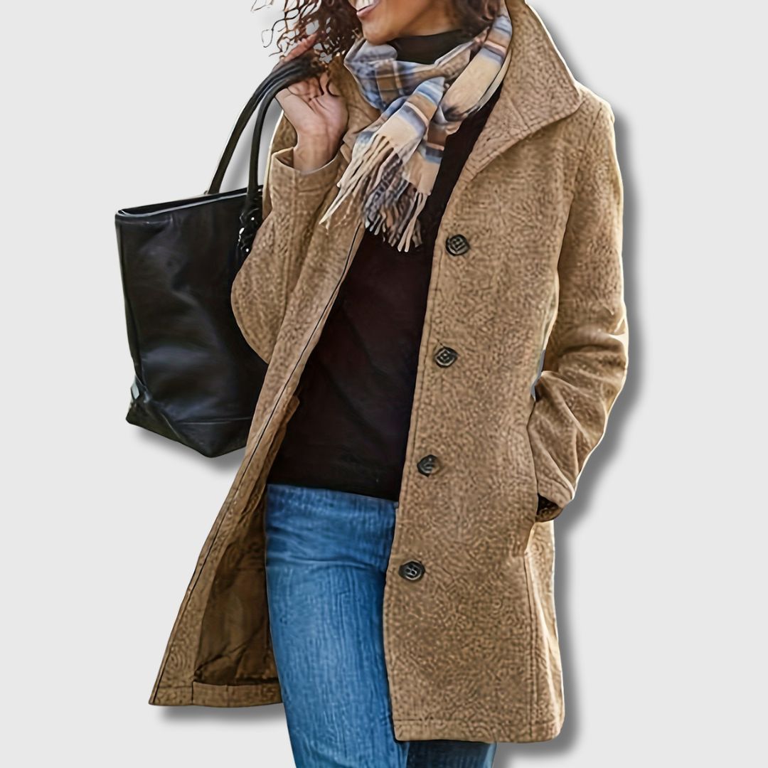 Isaline – Veste Boutonnée Classique | Édition Limitée