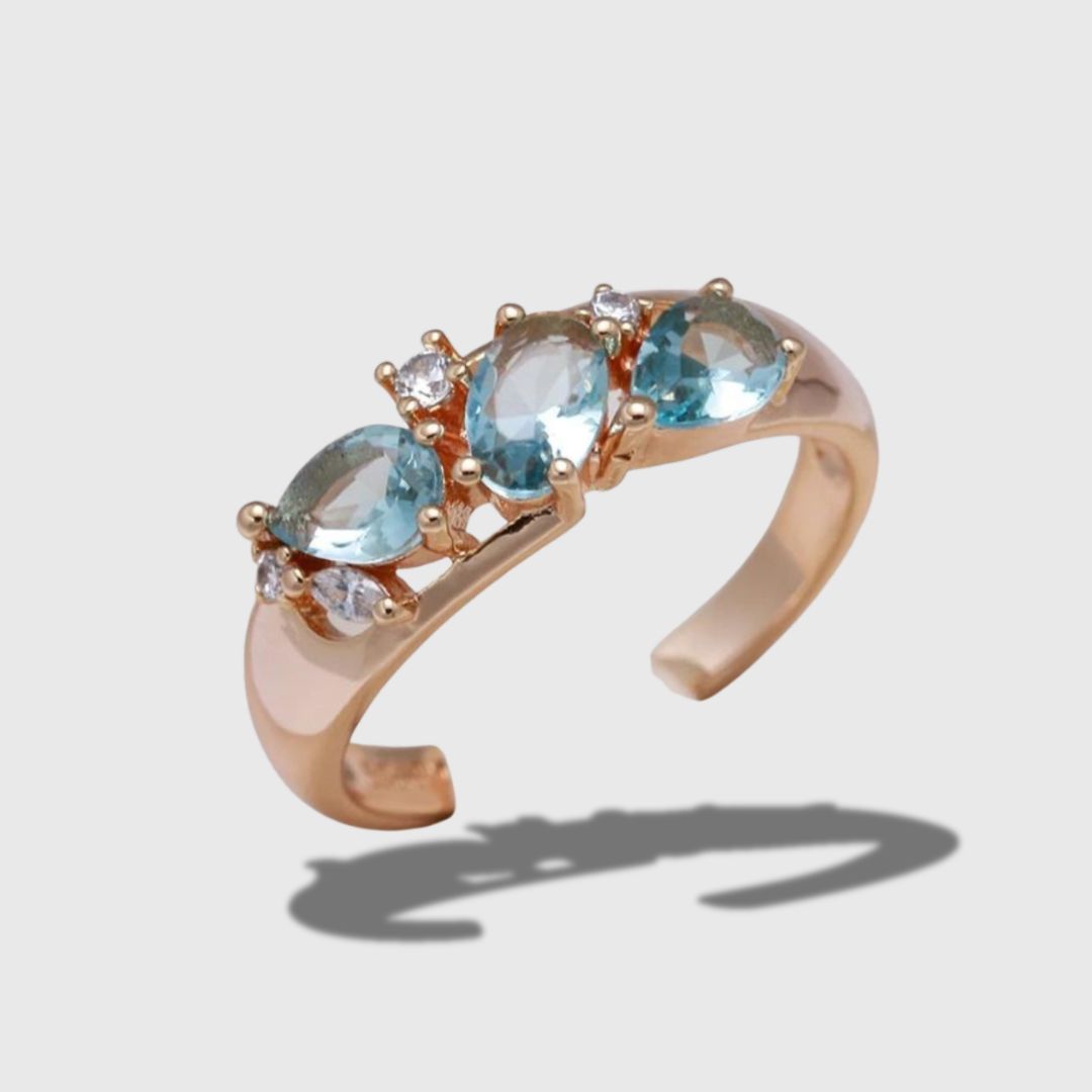 Bague vintage en zirconia bleu élégant en or